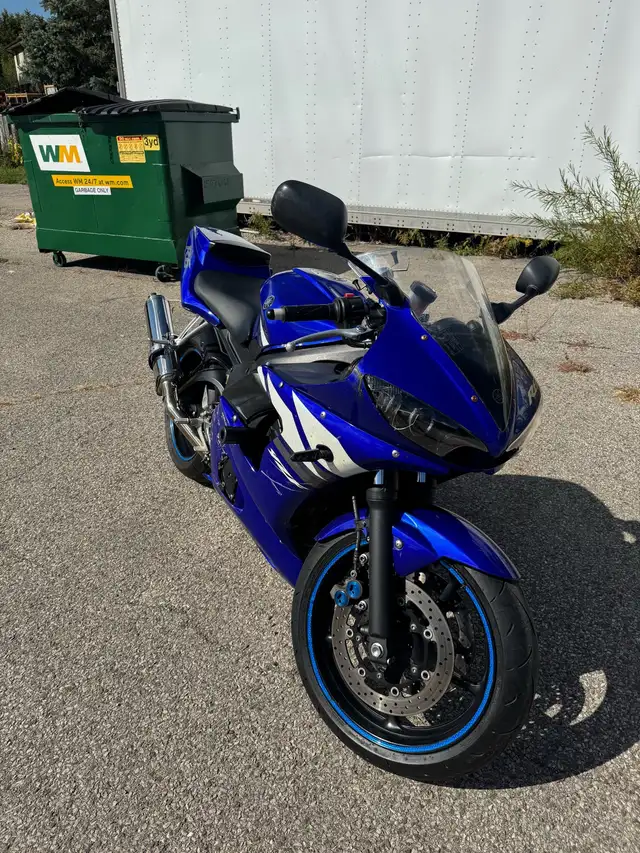 2003 Yamaha r6 in Sport Bikes in Kitchener / Waterloo - Image 10
