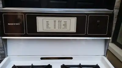 Apartment Size 24 inch GAS Stove “Moffat” $125, View more
