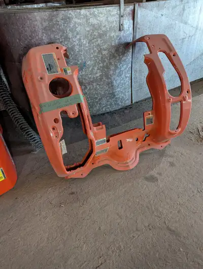 New Fender Assy - Out Of Box Damage | Part # K287195522 | Fits Kubota BX-80 Series & BX23S Compact T...