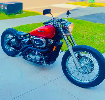 Hello i am selling my 2006 honda shadow spirit for sale for more info call or text 6474480092