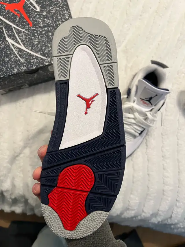 Jordan 4 Midnight Navy in Men's Shoes in Oshawa / Durham Region - Image 5