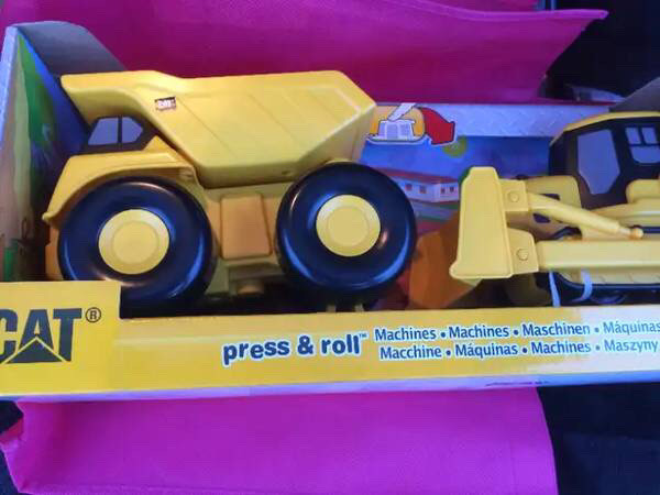Toy bulldozer - CAT truck bulldozer Press & Roll $50, new in box in Toys & Games in Mississauga / Peel Region - Image 3