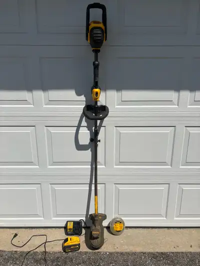 Dewalt string trimmer + 1x FlexVolt battery, View more