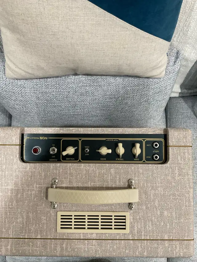 Vox AC4HW1 Hand Wired Amp in Amps & Pedals in City of Toronto - Image 4