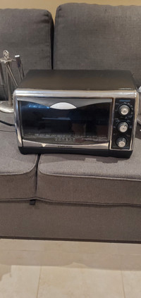 BLACK AND DECKER TOASTER OVEN 