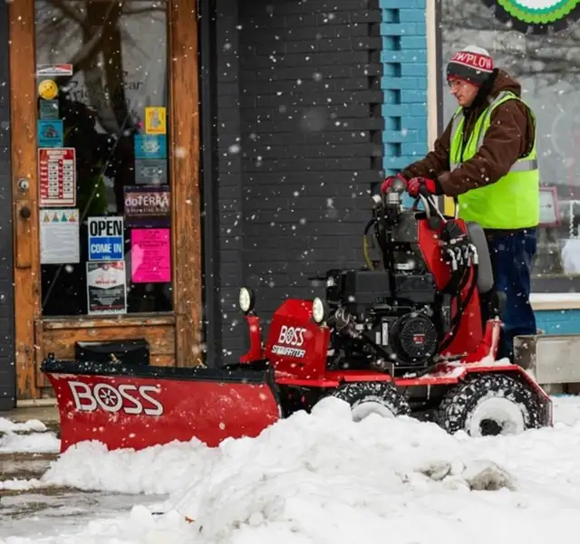 Crew Leader / Sidewalk Crew in General Labour in City of Toronto - Image 3