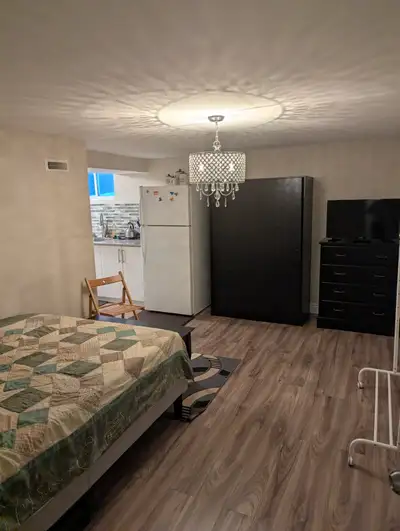 FURNISHED bachelor apartment in Brampton, near Kennedy and steeles, Asking $1000 all inclusive ( no...