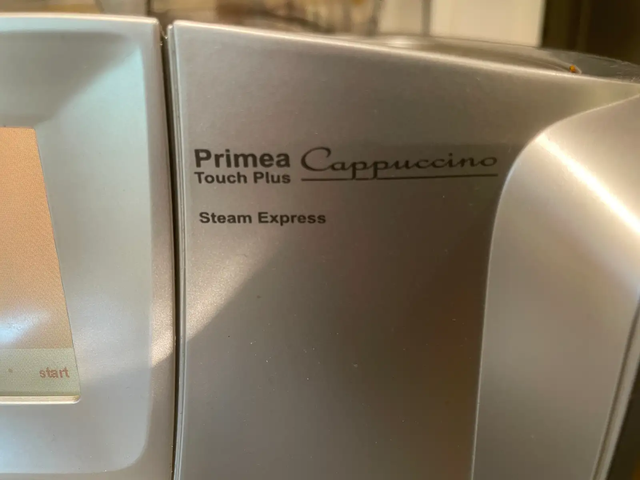 Saeco Primea SuperAutomatic Coffee Cappuccino Machine Immaculate in Coffee Makers in Hamilton - Image 8