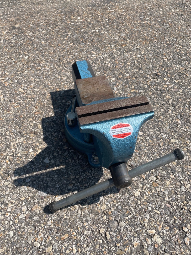 RIDGID vise with base Other Calgary Kijiji