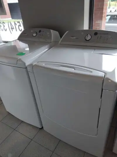 Découvrez cet ensemble de laveuse et sécheuse Whirlpool Cabria, un duo performant pour prendre soin...