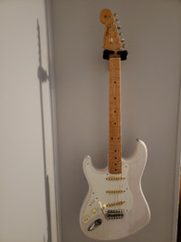 Left hand Fender original series 50's Strat