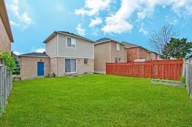 house for rent Brampton in Long Term Rentals in Mississauga / Peel Region - Image 7