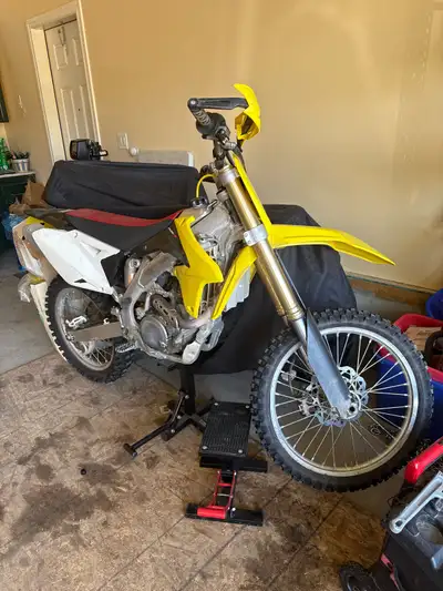 Very gently used Suzuki RMZ450 2014 Oil change and full service done every six hours of riding. Near...