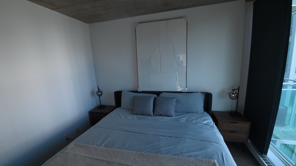 3 1/2 furnished condo in griffintown. amazing view 5