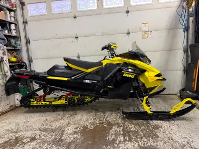 Excellent condition, high torch rollers in secondary clutch, high and low windshield, mirrors on hig...