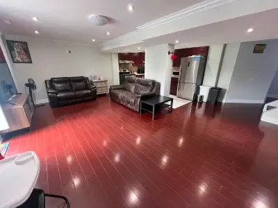 2 bedrooms 1 washroom walkout basement for lease in Markham box grove