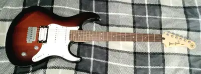 2010 Yamaha Pacifica Stratocaster Electric Guitar & Case, View more