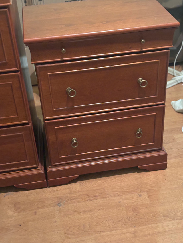 bureau de chambre et de chevet dans Commodes et armoires  à Sherbrooke - Image 2