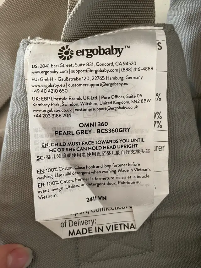 Ergobaby Omni 360 Baby Carrier- Grey in Strollers, Carriers & Car Seats in London - Image 5