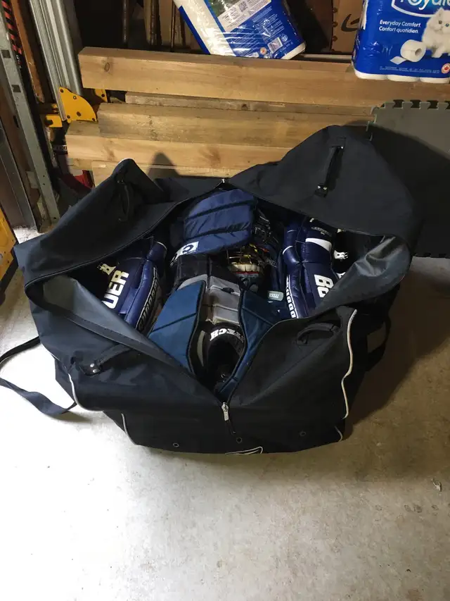 Équipement de Gardien pour personne 6’ ou plus in Hockey in West Island - Image 5