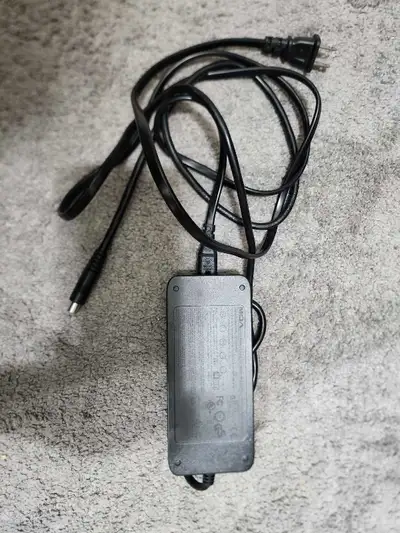 input - 100-240V, 2.0A output - 42.0V, 2.0A must go asap, new ones retail for $50+