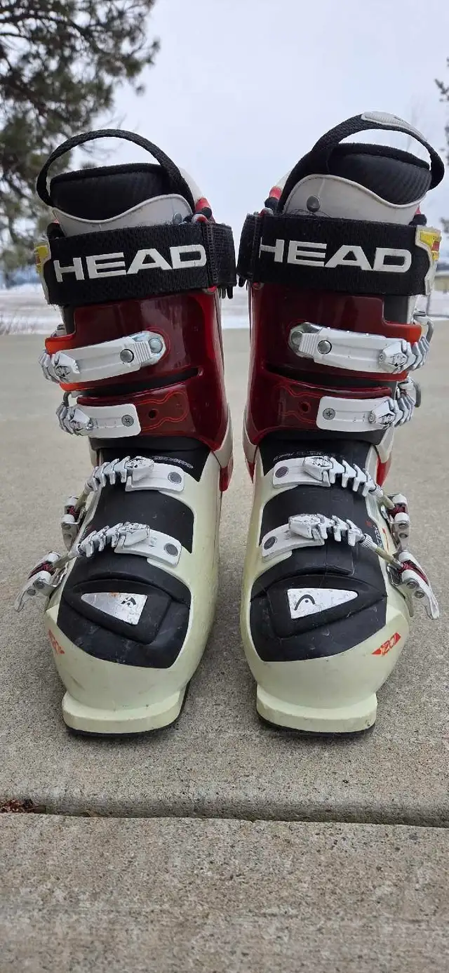 Head Ski Boots in Ski in Cranbrook - Image 3