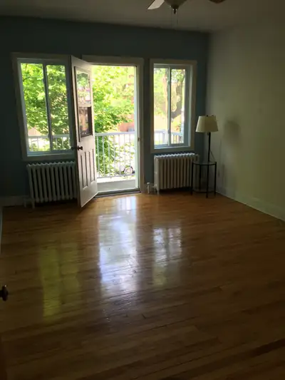 en ATTENTEAhuntsic- 2 grandes chambres- 2e étage- 10 juillet