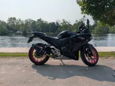 2013 Honda CBR 500rr. Very we maintained. Never been dropped. I'm amazing shape. 4200$ OBO. very che...
