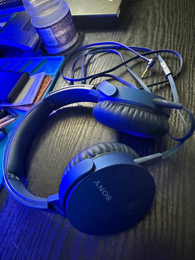 Sony Headphones - (WH-CH520) in Headphones in Edmonton - Image 2