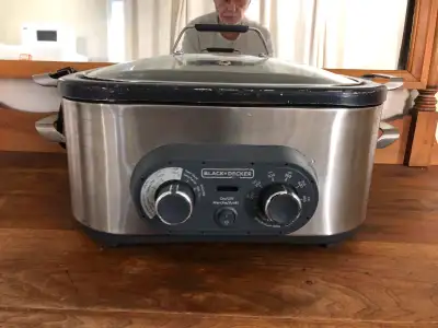 Large capacity slow cooker, View more