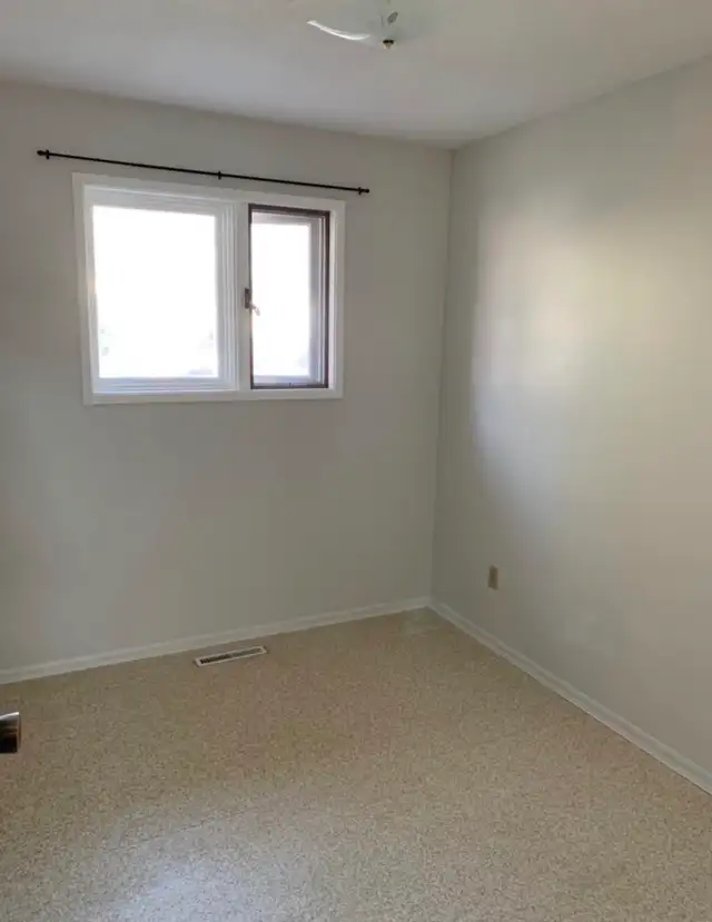  FULL HOUSE FOR RENT – 22 Dumont Cres., Nutana Park -East Side in Long Term Rentals in Saskatoon - Image 4