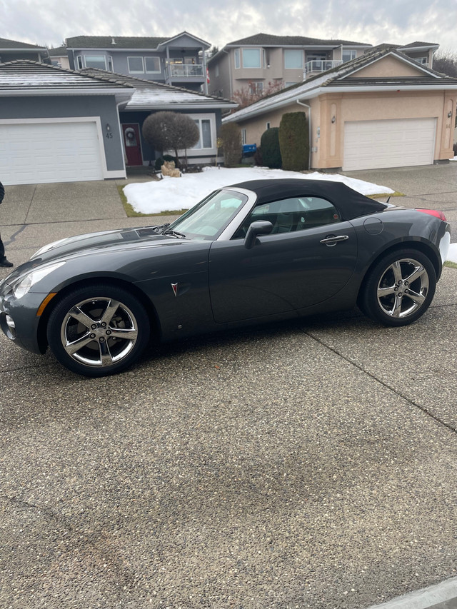 2008 Pontiac Solstice with only 37,000km in Cars & Trucks in Vernon - Image 2