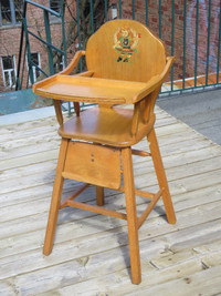 Chaise haute en bois (années 50-60)