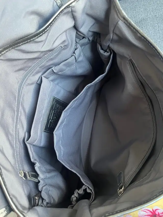 Coach Vintage Alexandria Snaphead Style Satin Diaper Bag in Women's - Bags & Wallets in Mississauga / Peel Region - Image 8