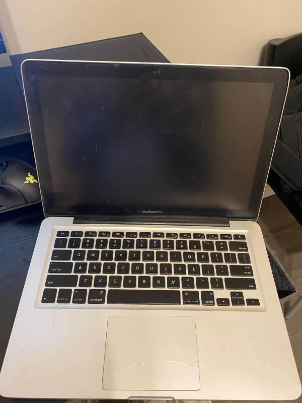 MacBook Pro 2010 for parts in Laptops in City of Toronto