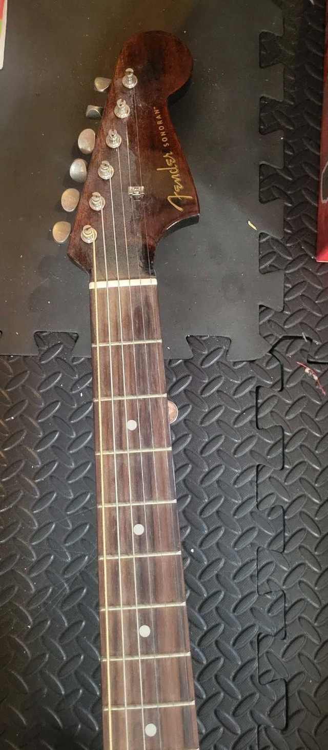 Fender Sonoran in Guitars in Oshawa / Durham Region - Image 4
