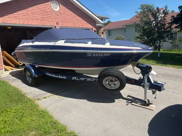 2015 Larson LS185S 18.5ft in Powerboats & Motorboats in Trenton - Image 3