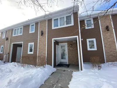 **️ Condo à louer pour la saison de ski 2026-2027 - Mont Sainte-Anne ** Offrez-vous une expérience i...