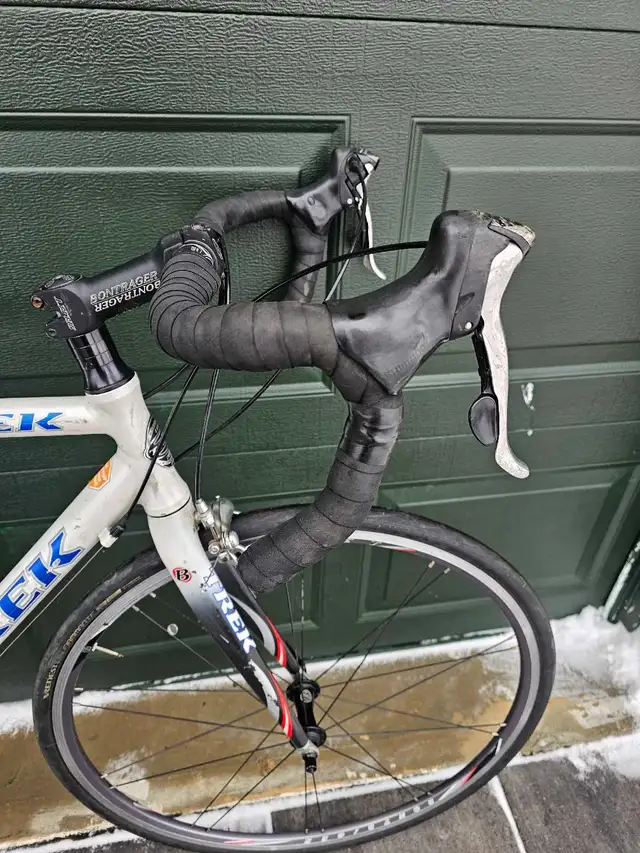 Trek SLR road bike  in Road in City of Toronto - Image 8