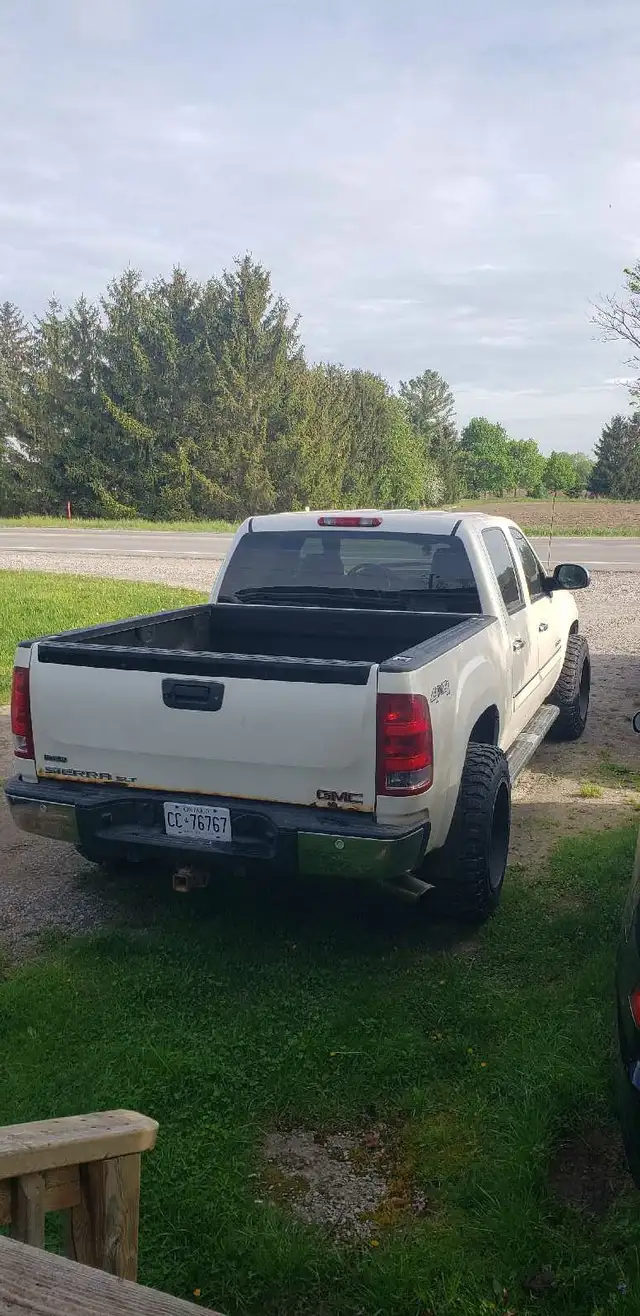 MAN WITH A TRUCK AND VAN 25 YEARS EXPERENCE DELIVERY ANYWHERE IN62863718156545121