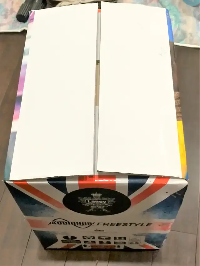 Laney Audiohub Combo AH-Freestyle 5-Watt 1x8" Amplificateur port in Pianos & Keyboards in Laval / North Shore - Image 9