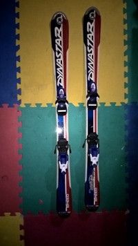 Selling Dynastar skis, size 110 cm, with Look bindings.
