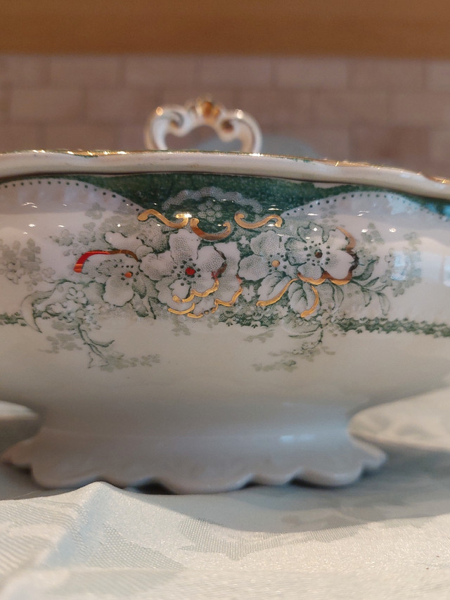 RARE 1890 ALFRED MEACON 12"  TUREEN/LIDDED SERVING DISH in Kitchen & Dining Wares in Markham / York Region - Image 2