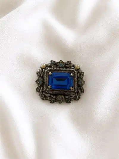 Coro brooch , View more