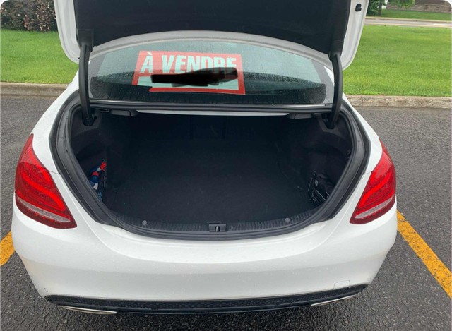 Mercedes Benz C-Class  C-300 4MATIC 2018 dans Autos et camions  à Ville de Québec - Image 2