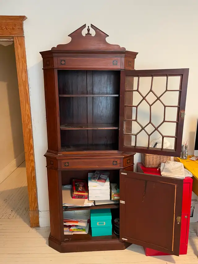 Antique Edwardian Cabinet in Hutches & Display Cabinets in City of Toronto - Image 8