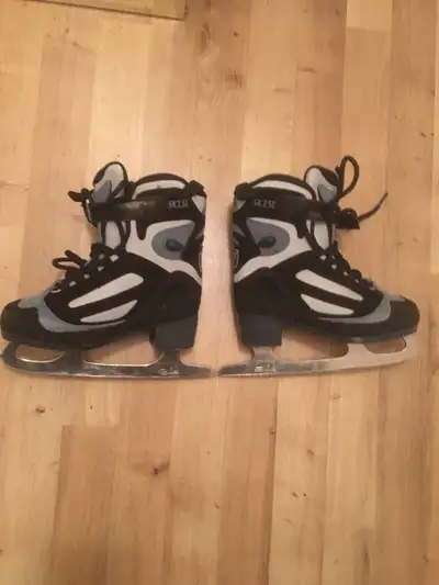 Patin Ferland SK15L grandeur 2 pour fillette En très bonne condition
