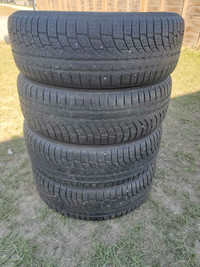 215/65/R17-Set of 4 Nokian all weather tires, great condition 