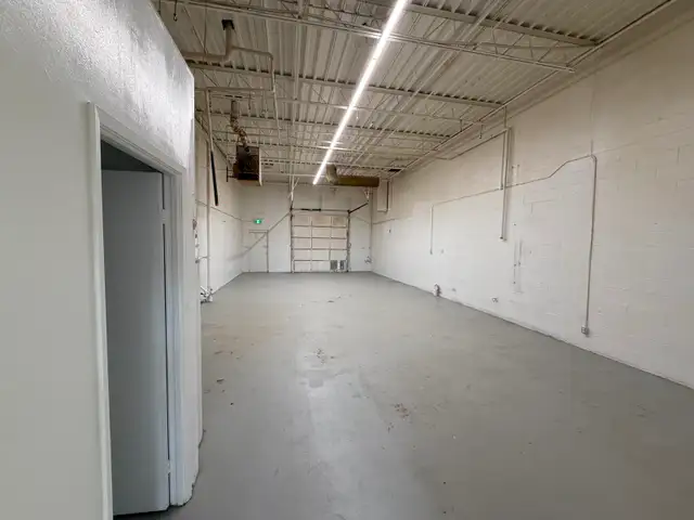 INDUSTRIAL SPACE FOR RENT AT CHESSWOOD AND SHEPPARD in Commercial & Office Space for Rent in City of Toronto - Image 11