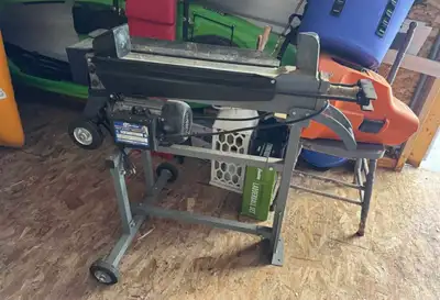 King 5 ton 20 inch log splitter with stand, electric, great condition, works, asking $350 obo